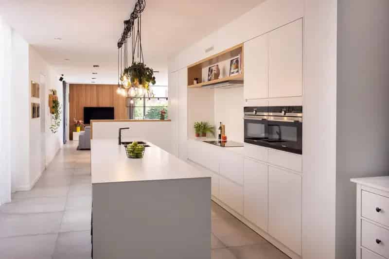 Subliem gerenoveerde en deels nieuw gebouwde woning.
