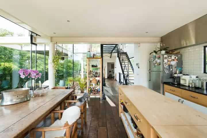 Donkerstraat: Ruime gezinswoning met 6 slaapkamers en grote tuin