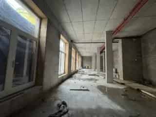 Handelspand te Huur Sint-Jans-Molenbeek 1231m²