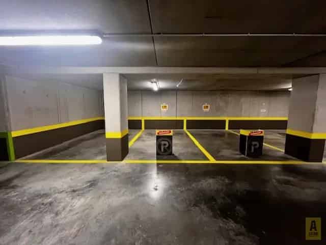 Garage en Parkeerplaatsen te Huur Res Europe