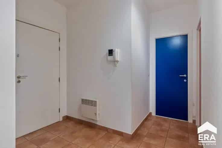 Appartement te koop: 1 slaapkamer, tuin en garage