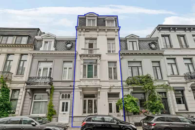 Huis te huur: Authentiek herenhuis met 7 slaapkamers en tuin