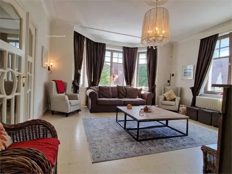Villa te koop De Panne 6 slaapkamers grote tuin lift