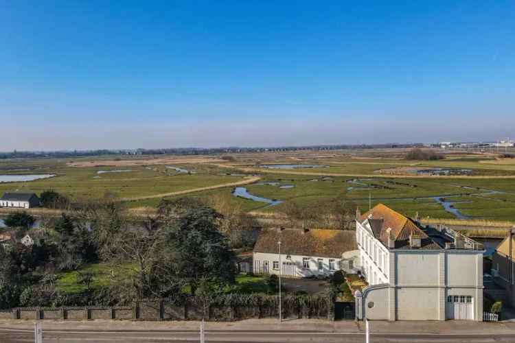 Huis kopen landhuis De Campagne met tuin en bijgebouwen