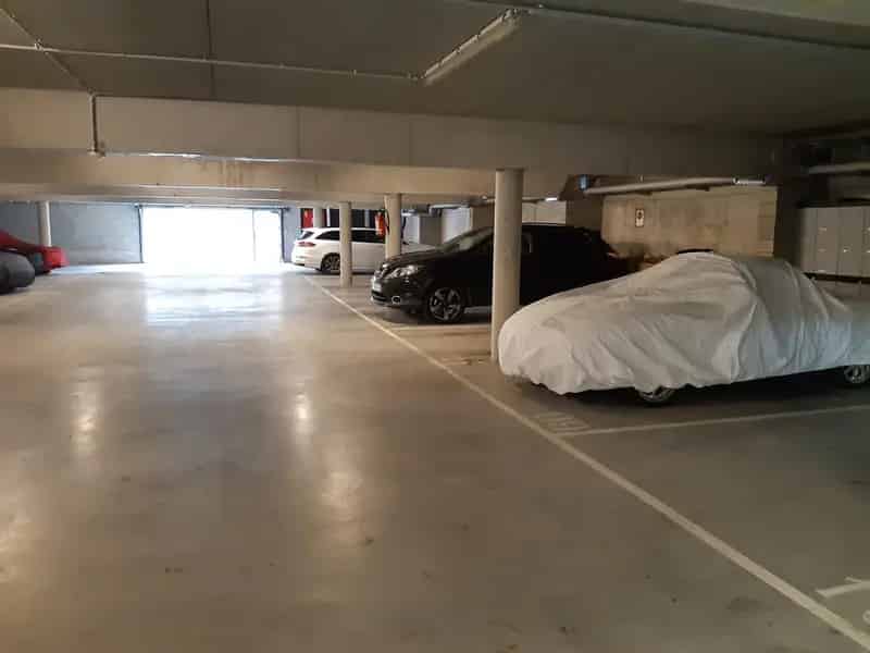 Overdekte Autostaanplaats te Huur Aalst