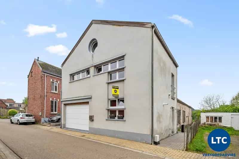 Industriële Woning te Koop Outgaarden nabij Hoegaarden
