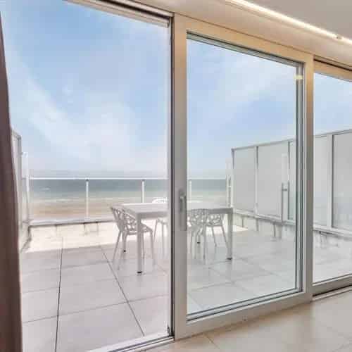 Gerenoveerd Penthouse Zeezicht De Panne