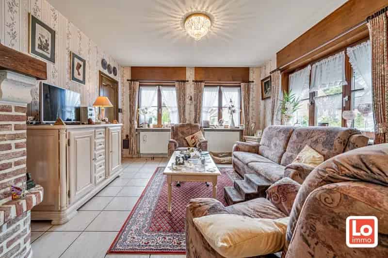 Instapklare open woning met inpandige garage op een rustige en residentiële ligging in Sint-Amandsberg, vlakbij Gent!