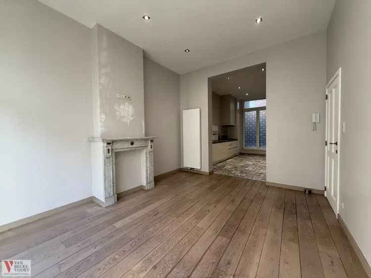 Te koop gerenoveerd appartement in Oostende met moderne afwerking