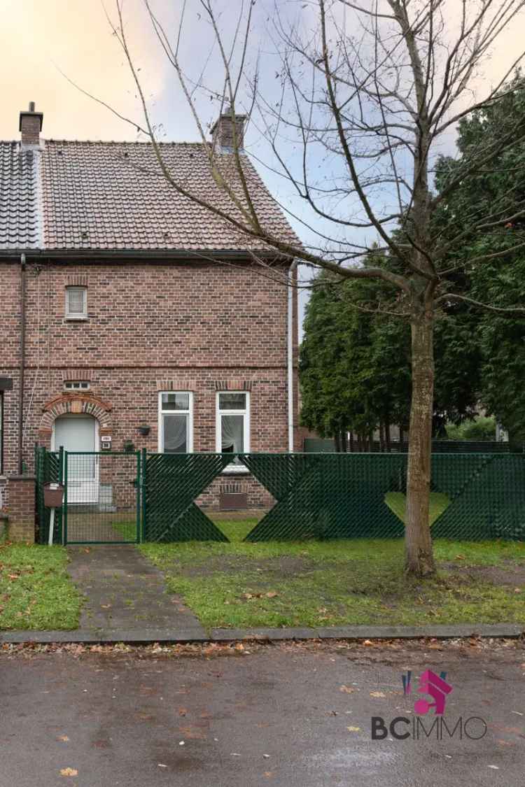 Koop karaktervolle mijnwerkerswoning met charmante details in Genk