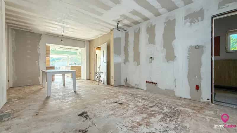 Woning met afwerkingsmogelijkheden in Paal 3 slaapkamers