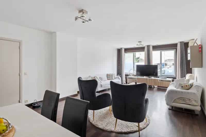 Appartement te huur Berchem 2 slaapkamers terras autostaanplaats