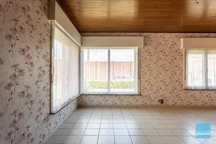 Huis te koop Wichelen - halfopen bebouwing nabij scholen en openbaar vervoer