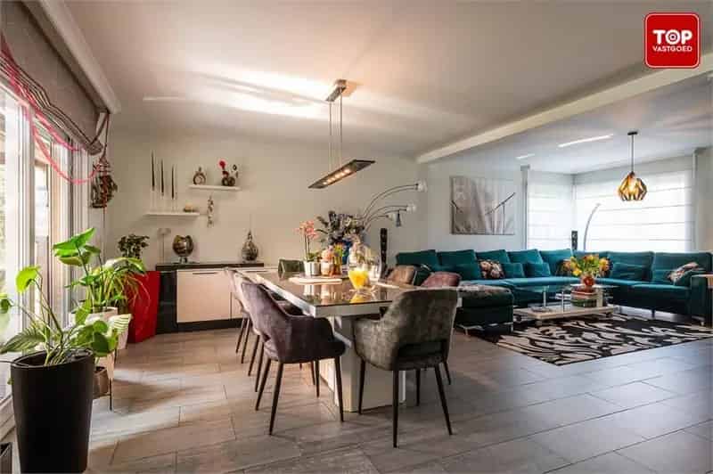Huis te koop Evergem: Ruime villa met 3 slaapkamers, grote tuin en weiland