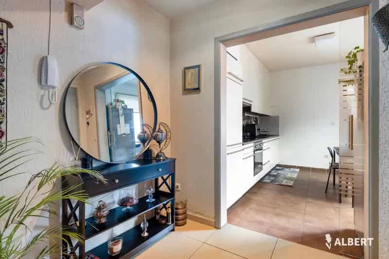 Opgefriste Opbrengsteigendom 2 Appartementen Roosdaal