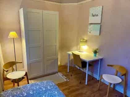 Kamer met Bureau in 10-Kamer Appartement Schaerbeek