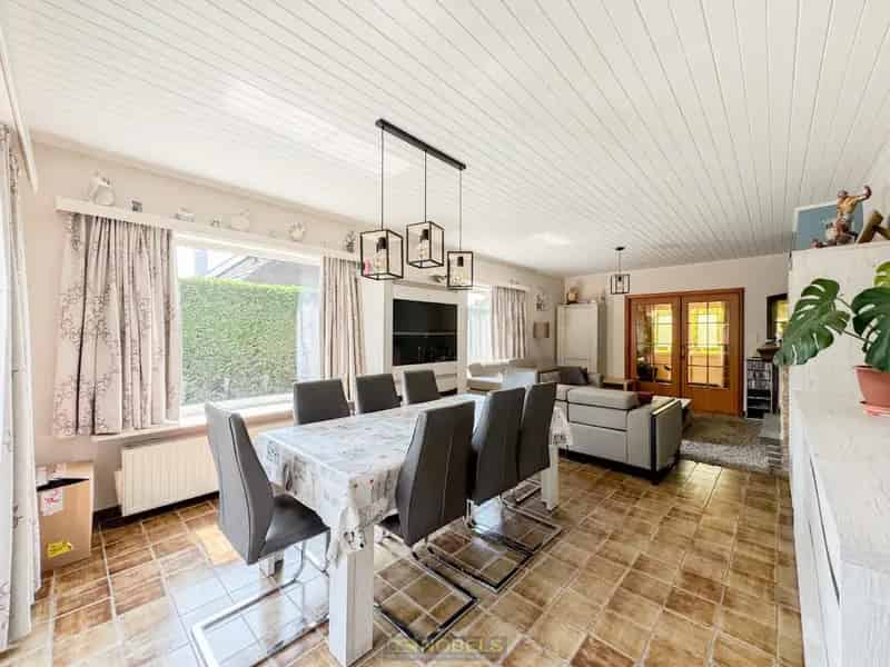 Ruime Halfopen Bebouwing te Oudenaarde met Garage en Tuin