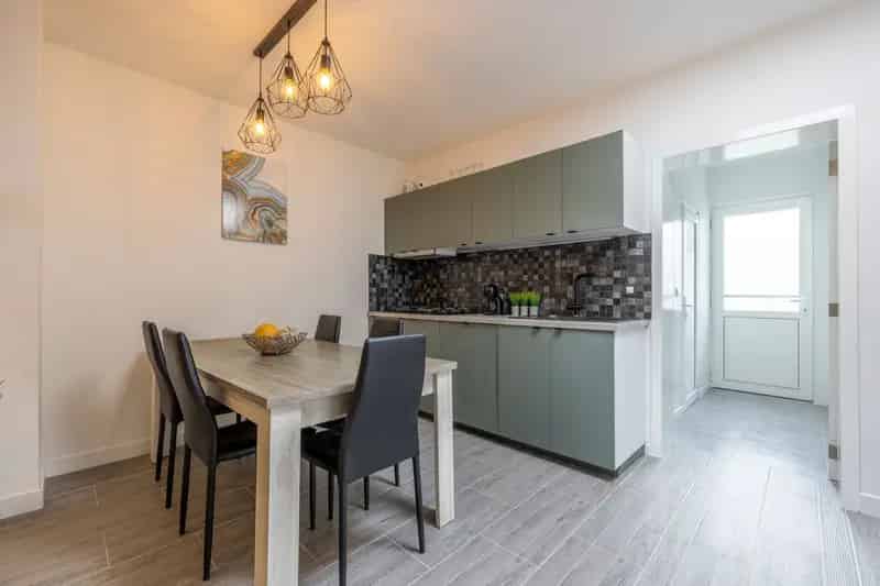 Instapklare woning 4 slaapkamers tuin