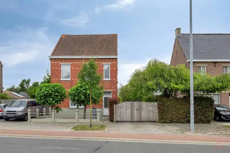 Gerenoveerde 2-slaapkamer woning te Olsene
