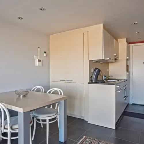 Studio Nieuwpoort Bad Zeedijk  Keuken Terras Kelderbergingen