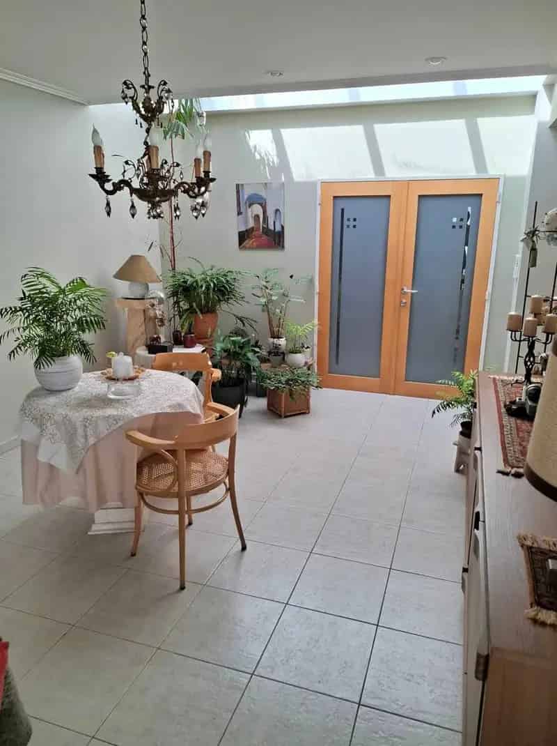 Handelspand met Woonst en 3 Appartementen te Koop Geel