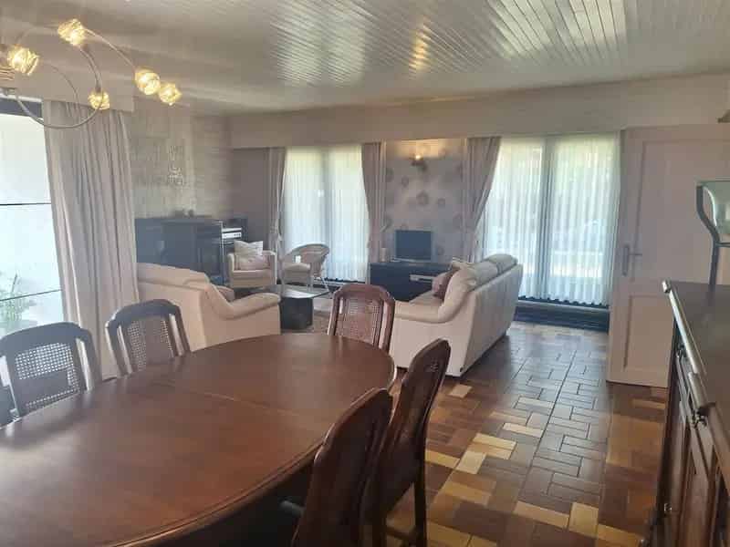 Te Huur: Ruime woning 3 slaapkamers Zolder