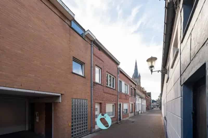 Woning met terras nabij centrum Eeklo
