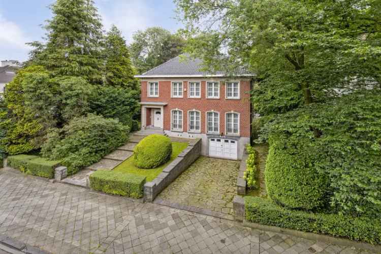 Klassieke Villa 6 slaapkamers Grote Tuin 524m2