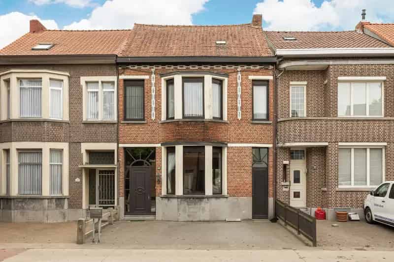 Huis te huur Kruibeke: Centraal gelegen woning met tuin en oprit