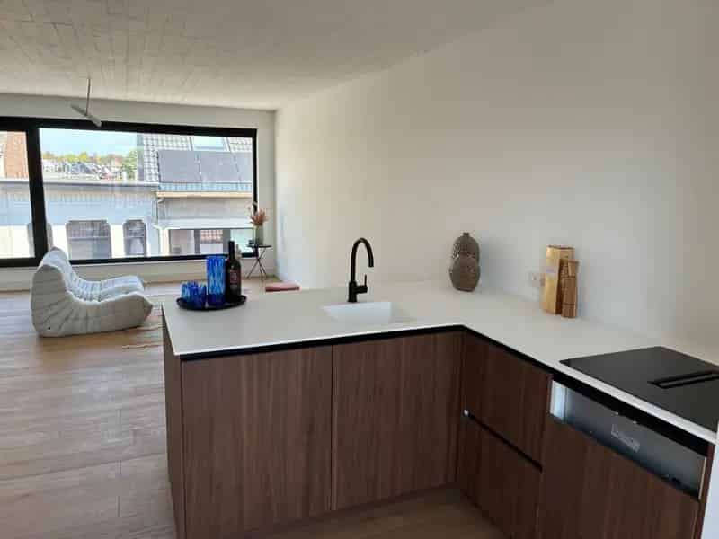 Duplex te Koop Lier: Ruim Dakappartement met Terras