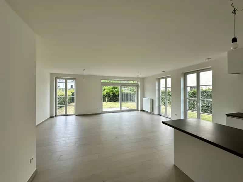 Appartement te huur 2 slaapkamers nabij E34