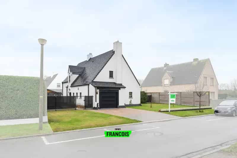 Huis te koop Blankenberge: Charmante villa met 3 slaapkamers en garage