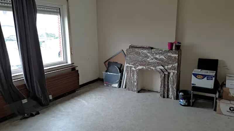 Te renoveren woning 3 slaapkamers garage tuin