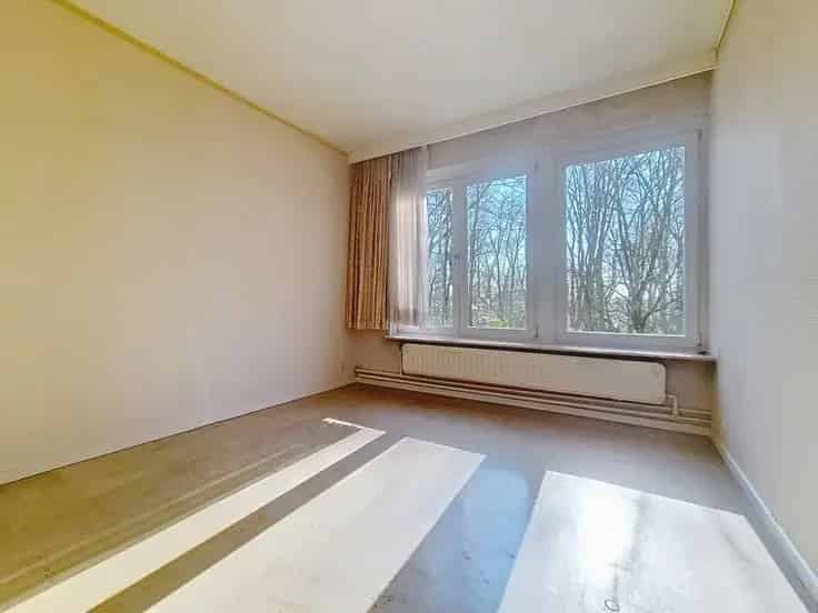 Huis Te Koop: Gelijkvloers met Tuin en Garage