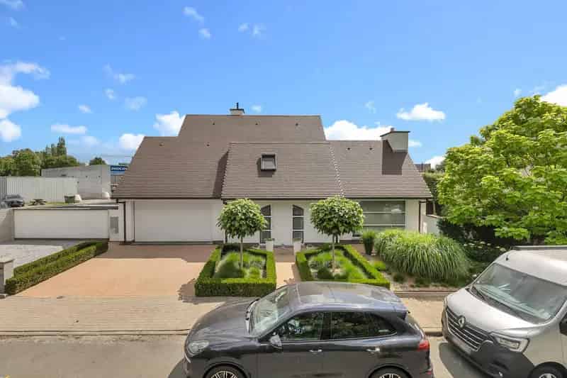 Instapklare Villa te Erembodegem - 3 slaapkamers - Tuin met Poolhouse