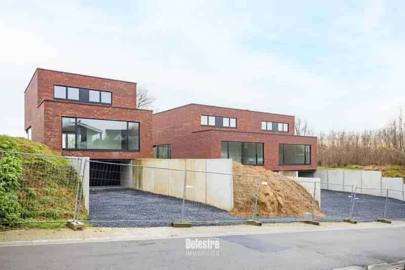 Nieuwbouw woning te koop 256m2 3 slaapkamers tuin garage