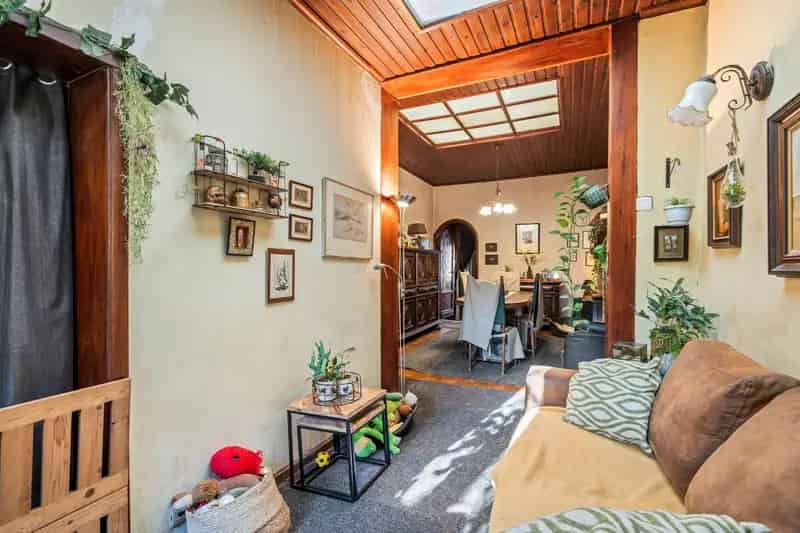 Huis te koop Sint Niklaas Ruime woning veel potentieel