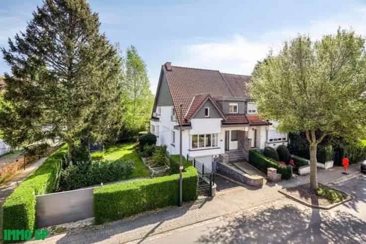 Huis Te Koop Rustige Wijk HOB Grote Tuin