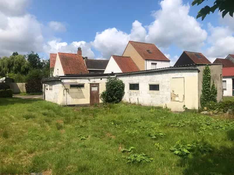 Te renoveren woning op een perceel van 620 m²