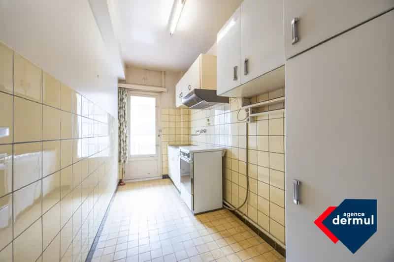 Appartement te huur Royal Plage: Te renoveren nabij strand