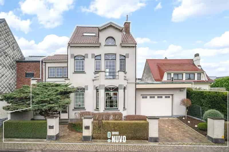 Dorpswoning met Bijhuis te Ternat