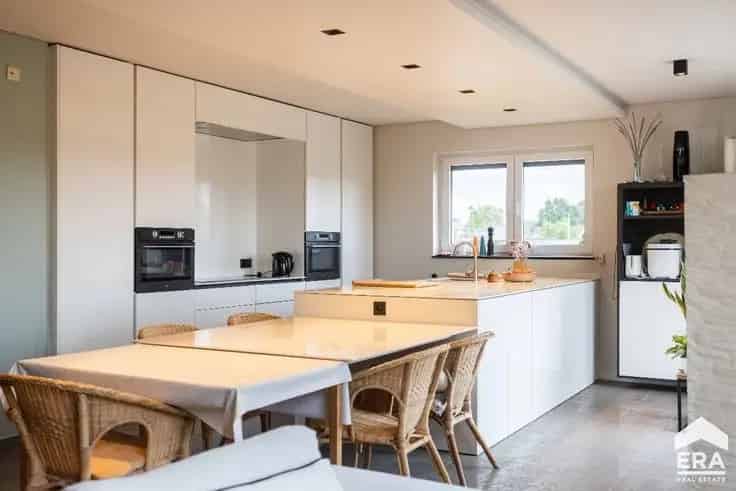 Duplex Te Koop 3 slaapkamers 2 staanplaatsen