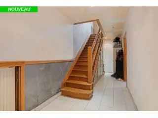 Huis te koop Grand Leez - Dubbele woning met appartement en magazijn