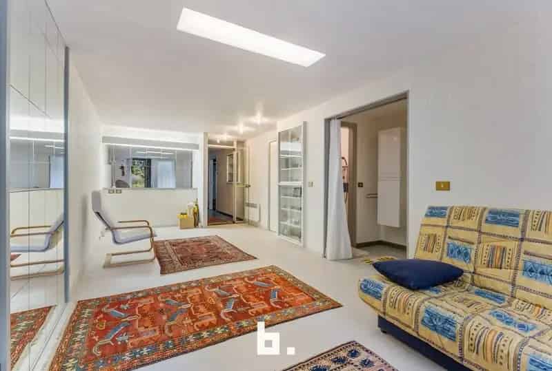 Bijzondere Architectenwoning 404m² met Zwembad en Loods te Moorslede