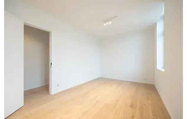 Huur 2 Slaapkamer Appartement 99m² Antwerpen