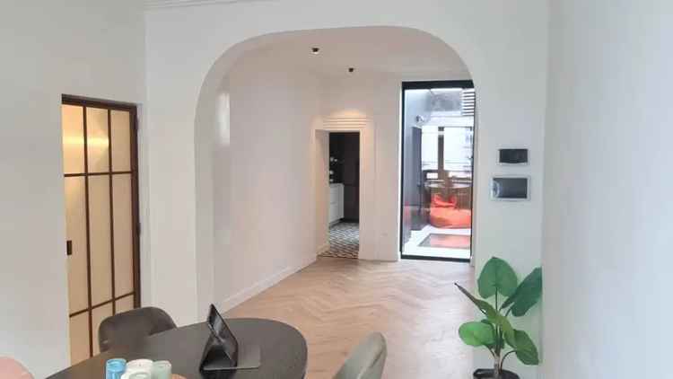 Art Deco Herenhuis Volledig Gerenoveerd Te Koop