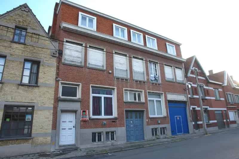 Gesloten Autostandplaatsen te Koop