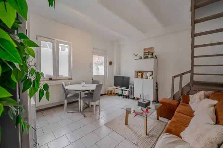 Duplex Te Koop Te Renoveren