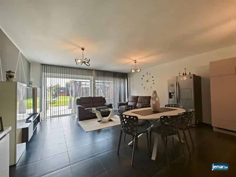 5 Slaapkamers 2 Badkamers Grote Garage