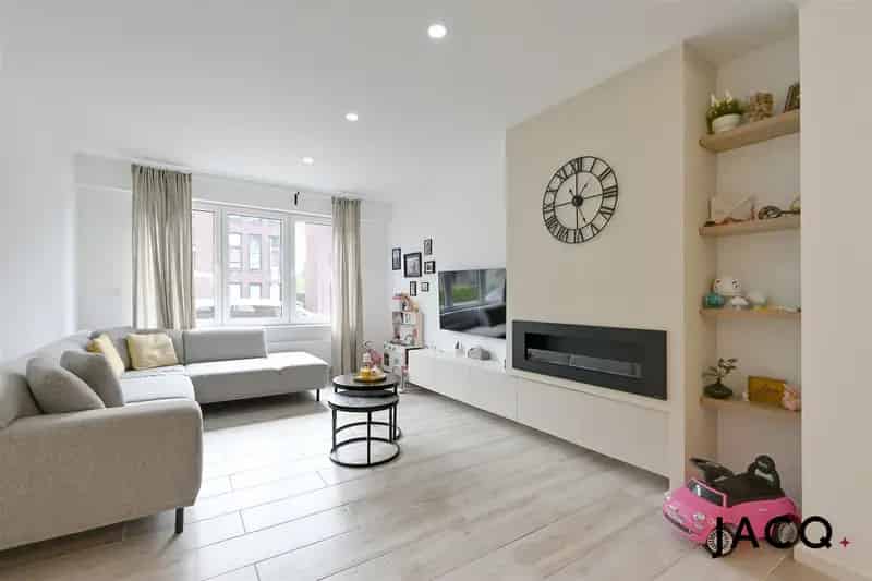 Gerenoveerde gezinswoning 3 slaapkamers nabij Rivierenhof